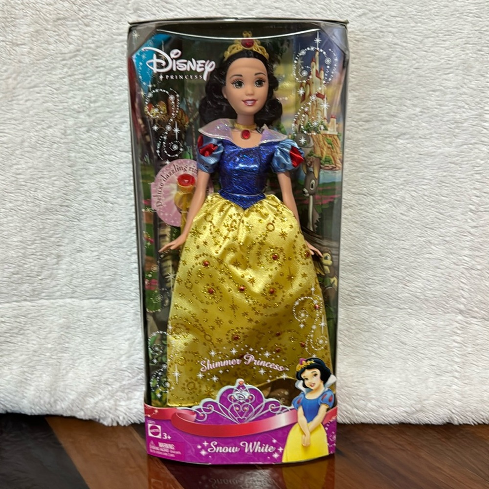 Mattel Disney Princess 2007 Shimmer Princess Snow White